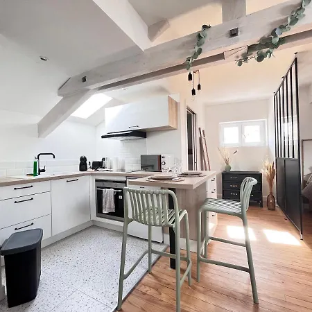 Superbe Plein De Charme Proche Du Centre Tonnet *